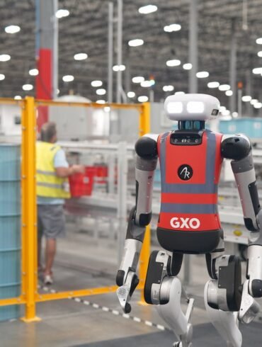 Humanoider Roboter Digit von Agility Robotics im kommerziellen Einsatz bei GXO