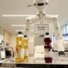KI-basierter Roboter bei einer Demonstration zu Physical AI in Europa