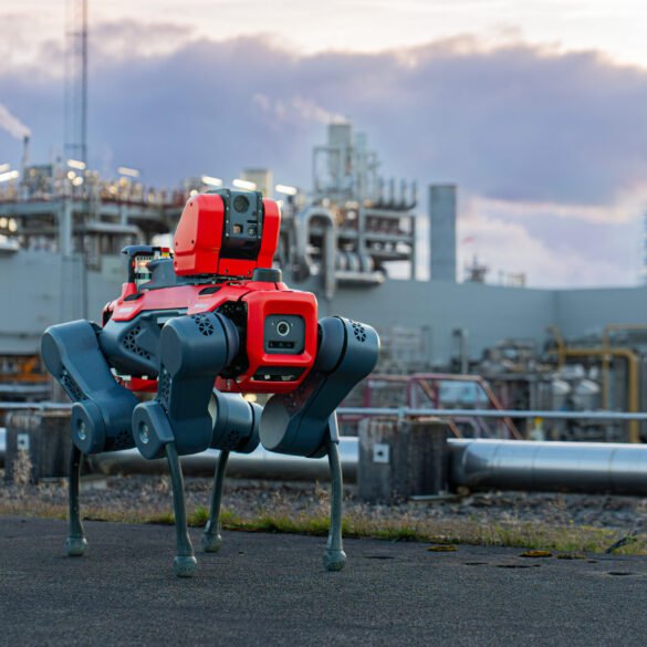 ANYmal X von ANYbotics bei einer autonomen Inspektion in einer explosionsgefährdeten Industrieanlage.
